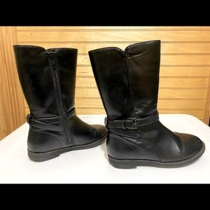 Girls boots
